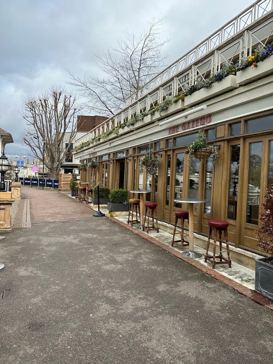 Riverside Walk Kingston