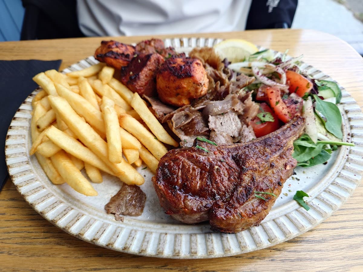 TAŞ Restaurant Cheam