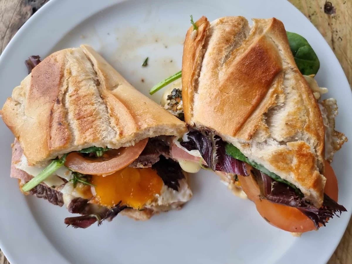 MINUTAS ARGENTINE STREET FOOD & BAR