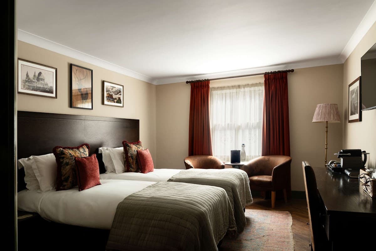 Rose & Crown (Hotel)