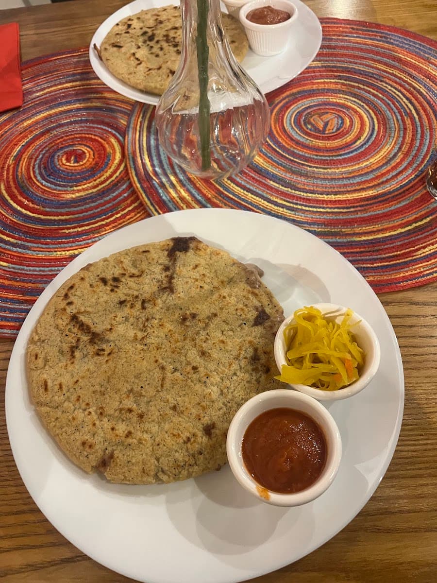 Maracas Latin American Cantina