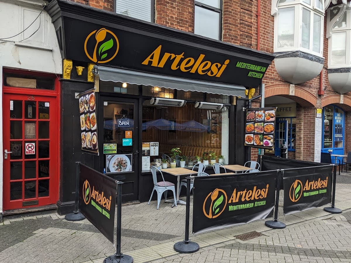 Artelesi | Horsham