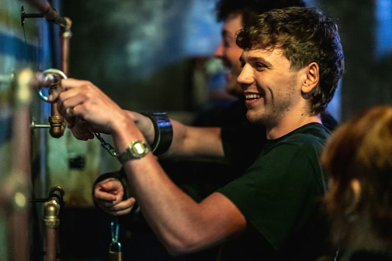 Houdini's Escape Room Experience - Leeds