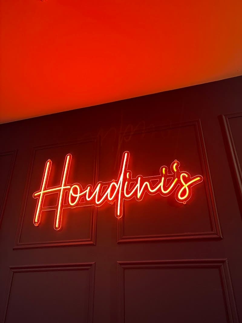 Houdini's Escape Room Experience - Leeds