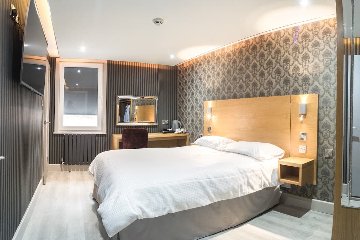 Quayside Hotel & Bar