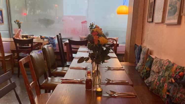 all hail sabretooth: the restaurant