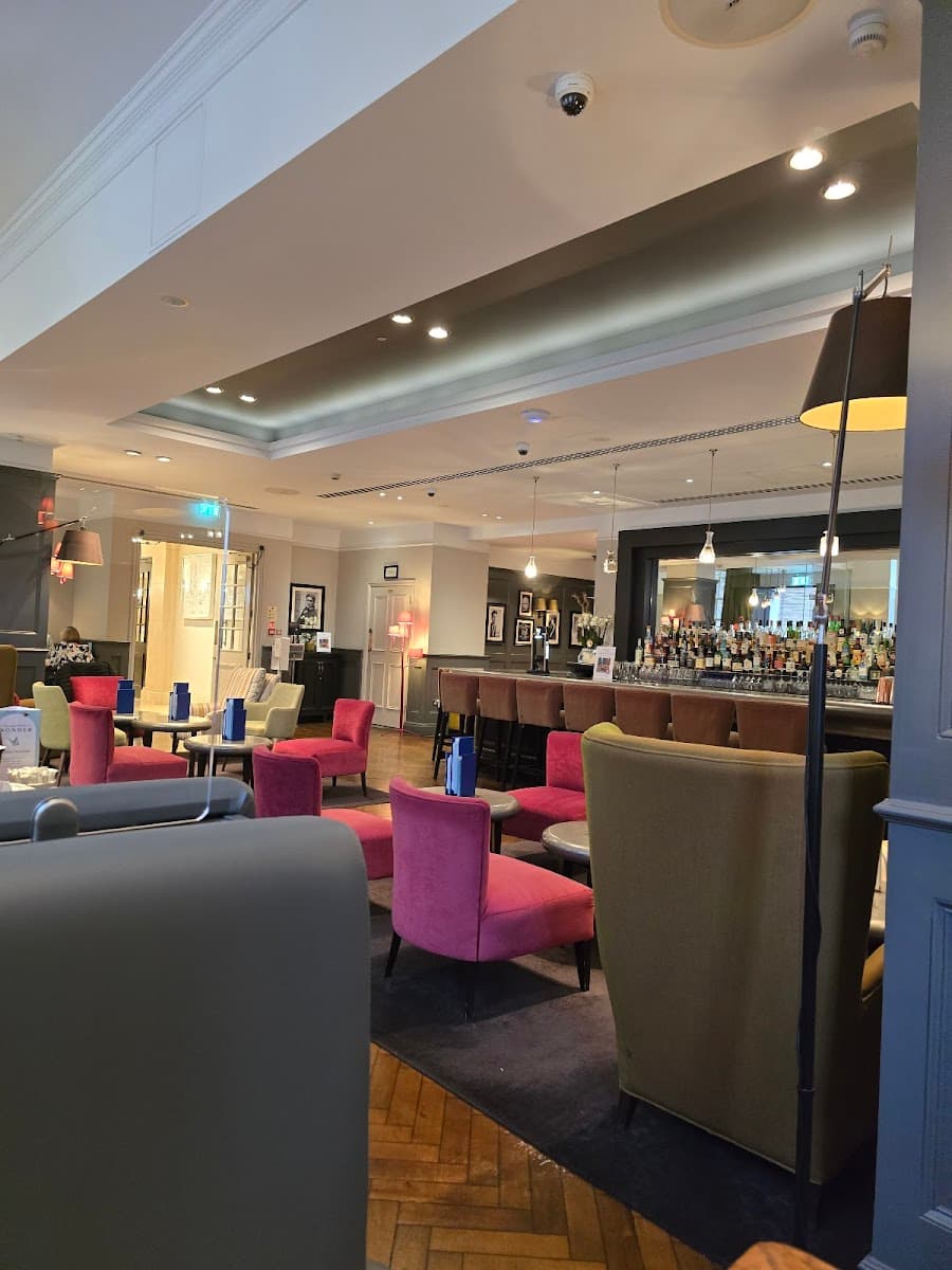 Quarter Bar & Lounge