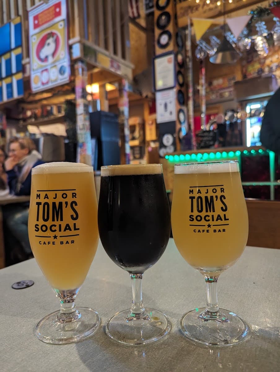 Major Tom's Social