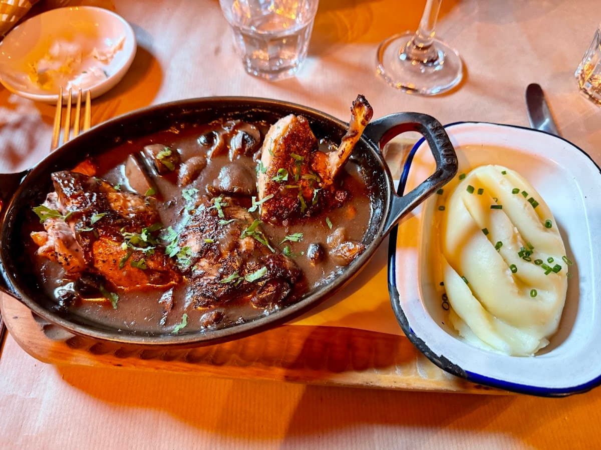 Petit Coco Bistro