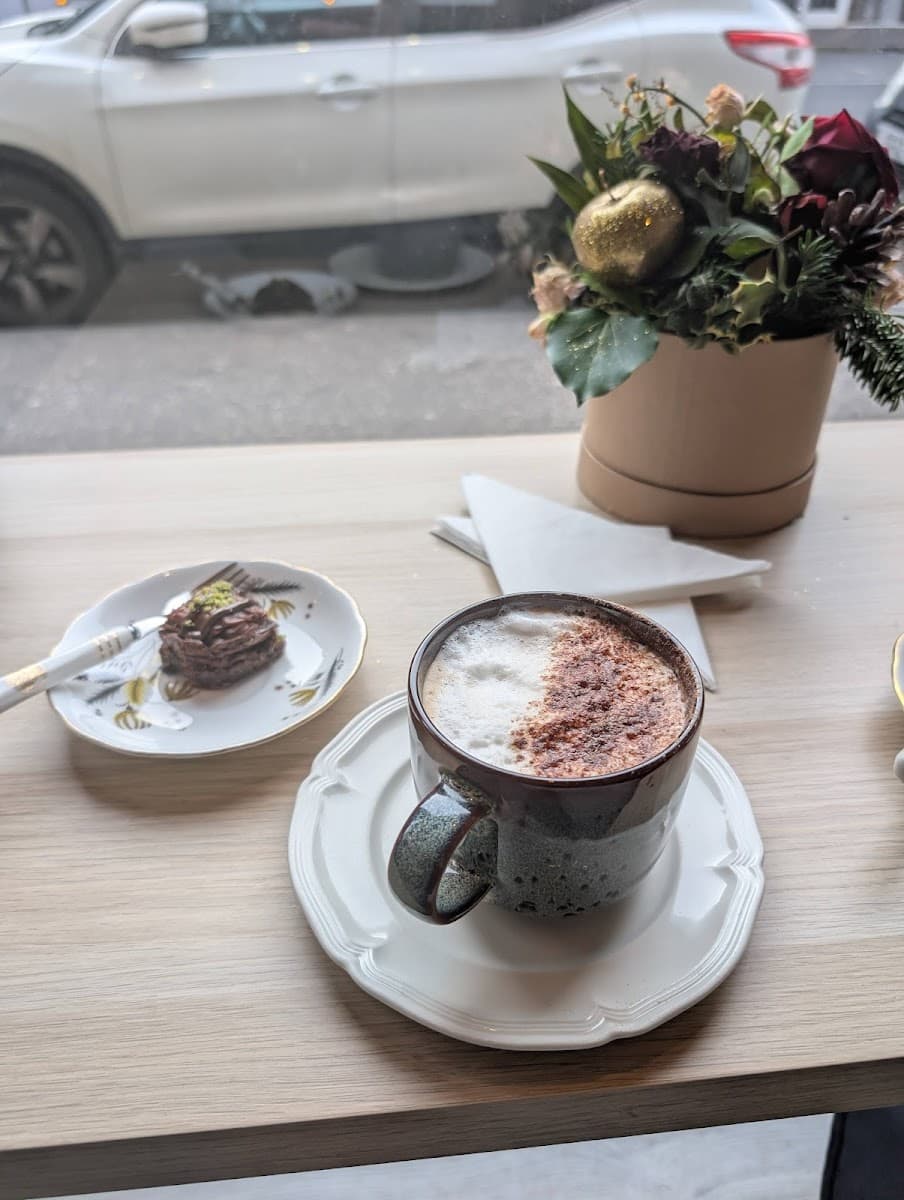 Dubai Cafe