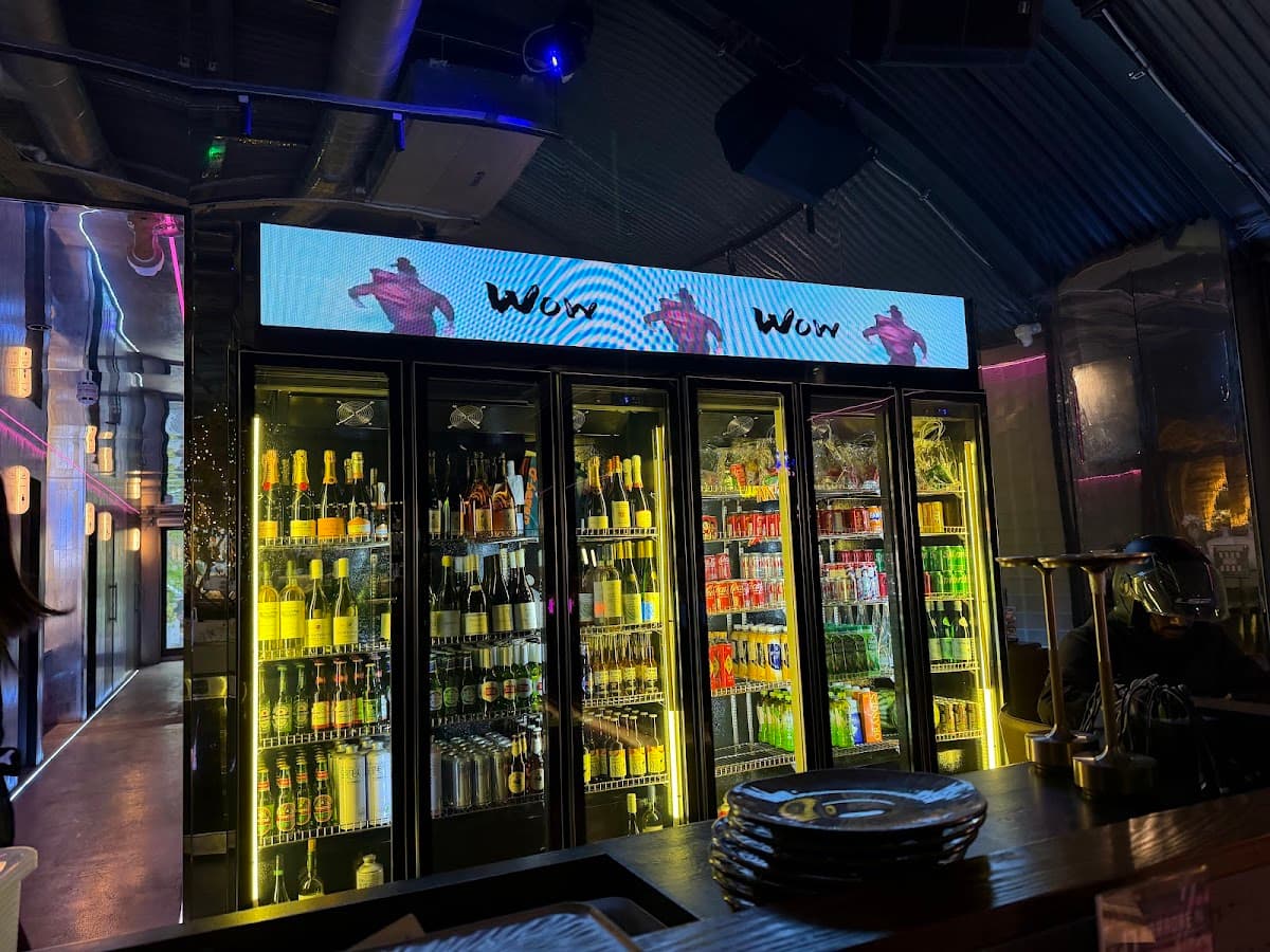 J7 Bar &Restaurant