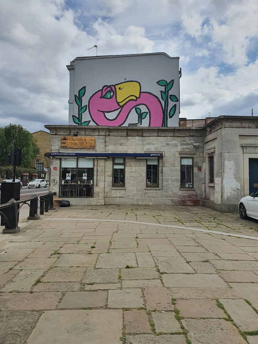 FINJ Juicery & Salad Bar