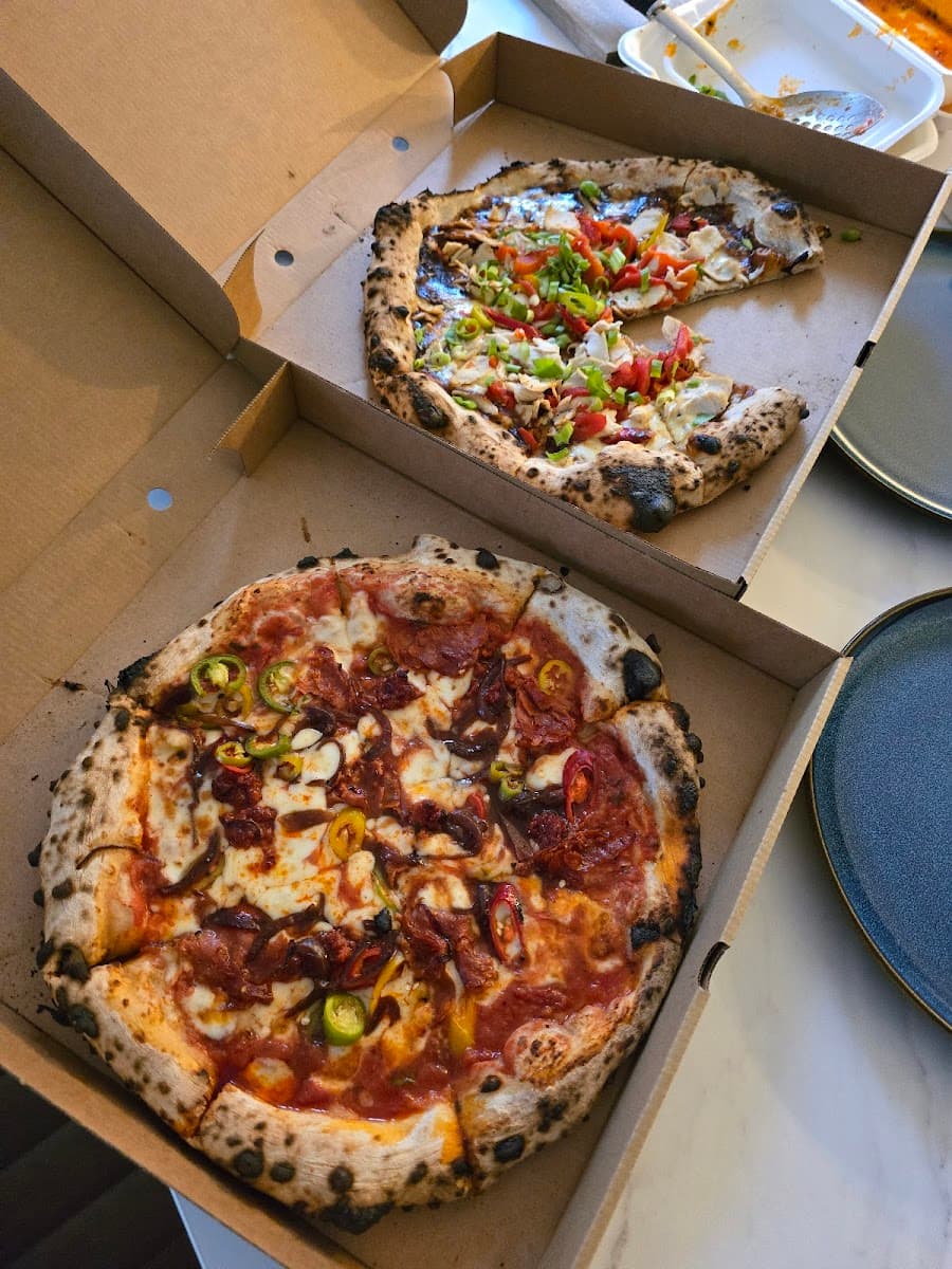 Mena's Pizzeria & Coffee House