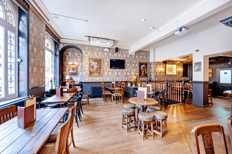 De Hems Dutch Cafe Bar