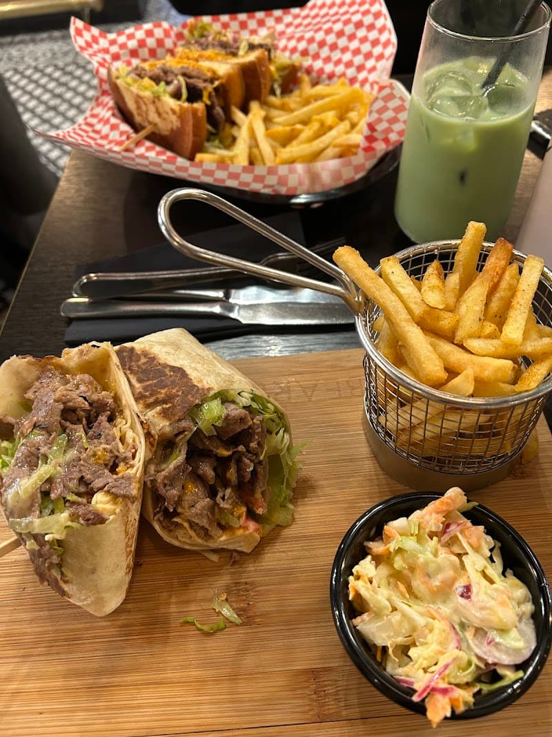 Fress Restaurant & Bar