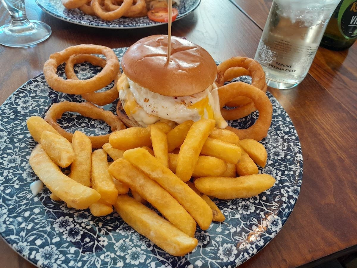 The Dolphin & Anchor - JD Wetherspoon