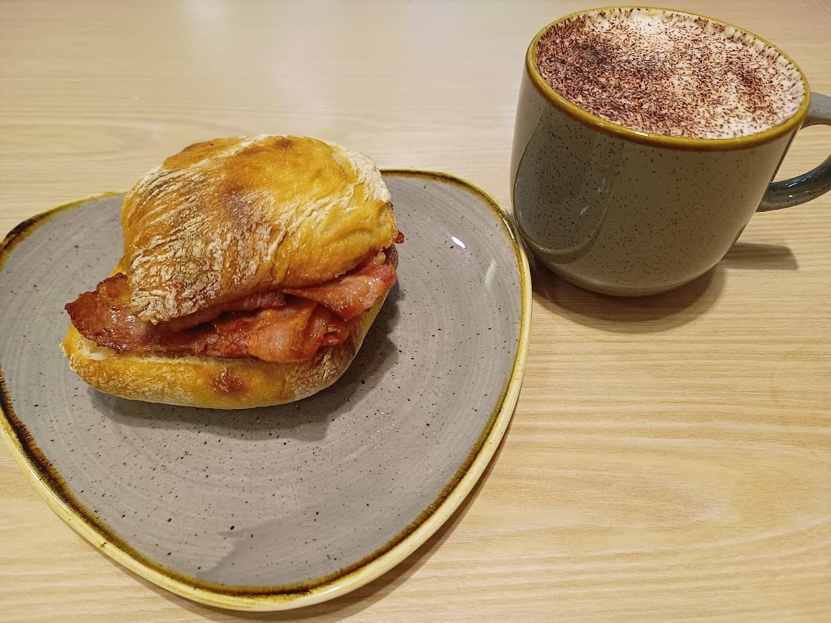 M&S Café