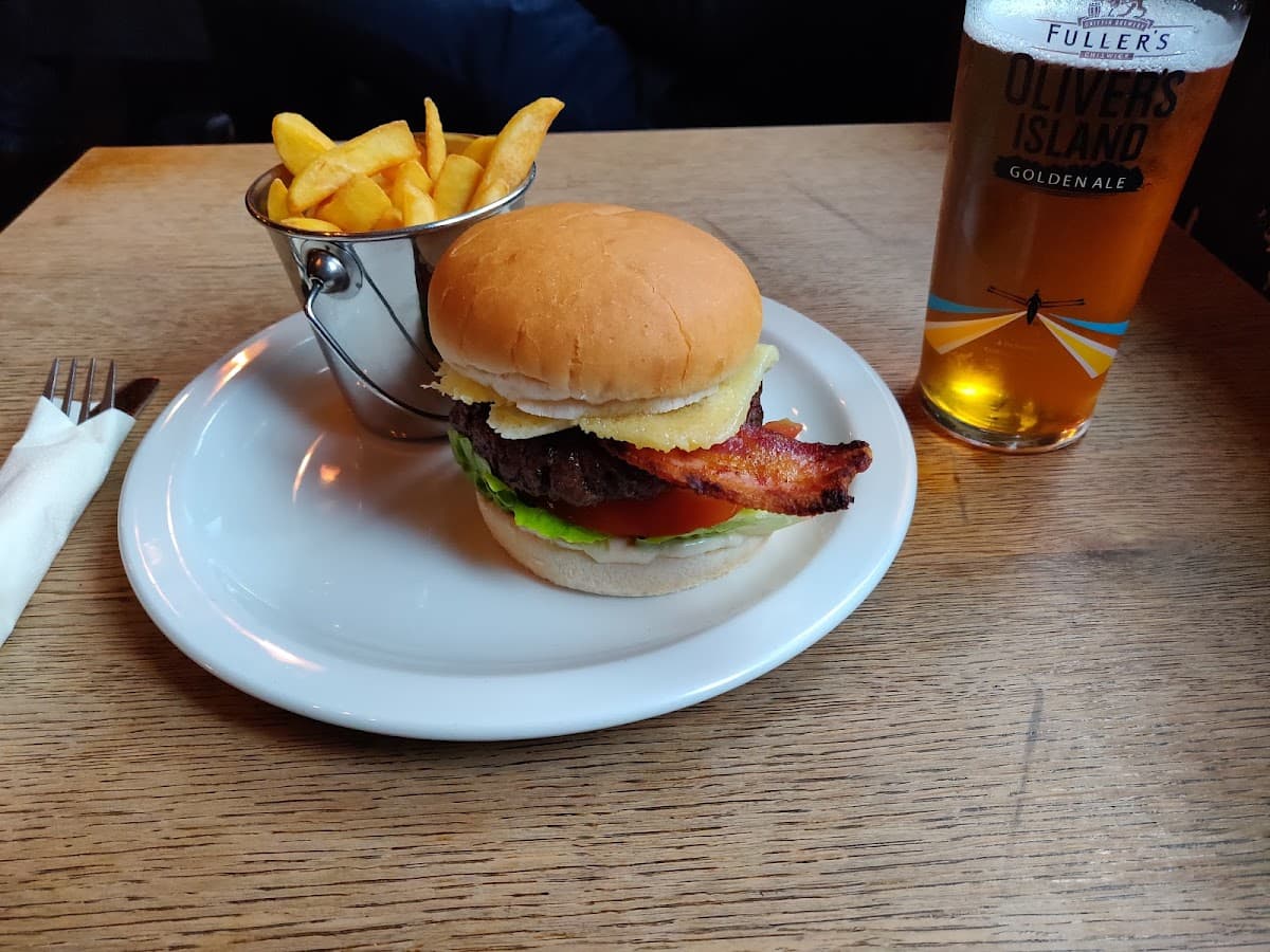 The Red Lion, Mayfair