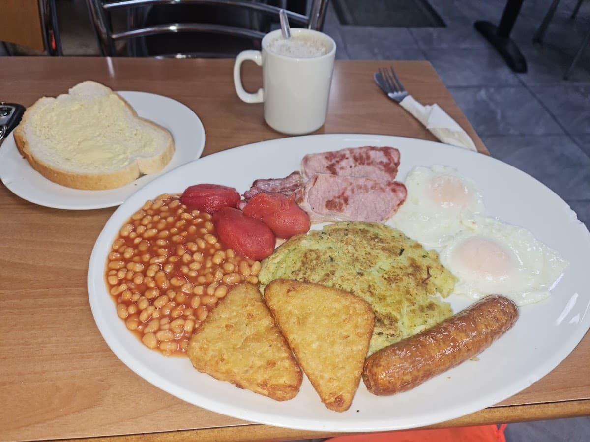 Ginas Cafe