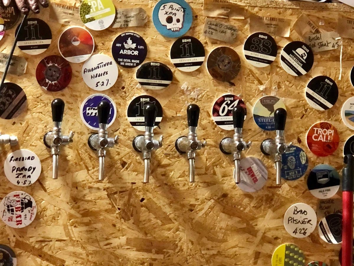 Growlers & Cans