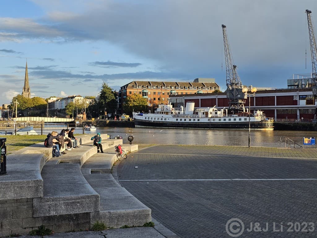 Bristol Amphitheatre & Waterfront Square
