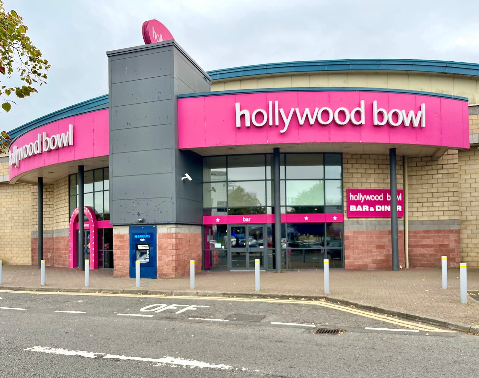 Hollywood Bowl Springfield Quay