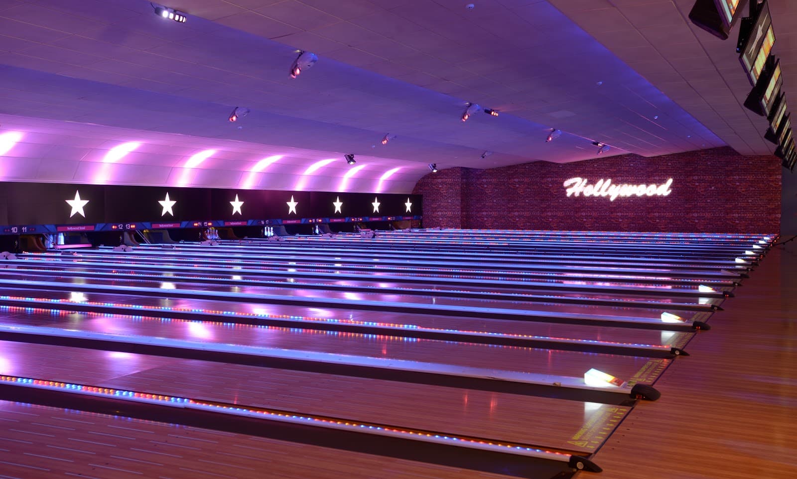 Hollywood Bowl Springfield Quay