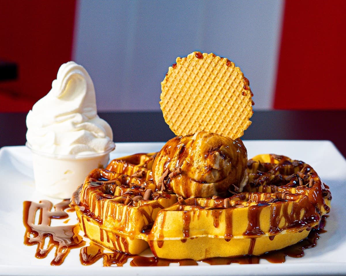 Areeshaz Dessert Café