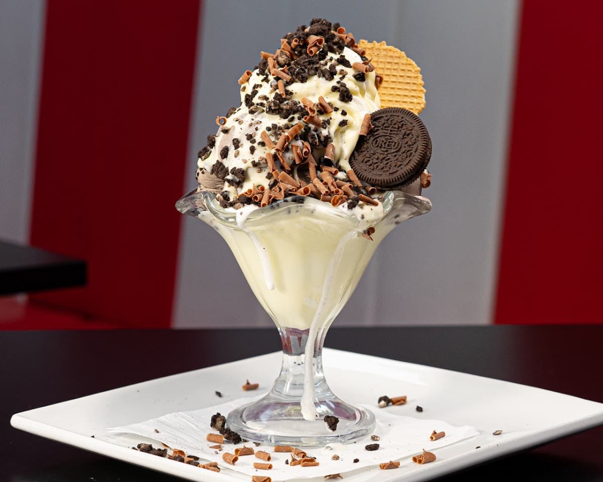 Areeshaz Dessert Café