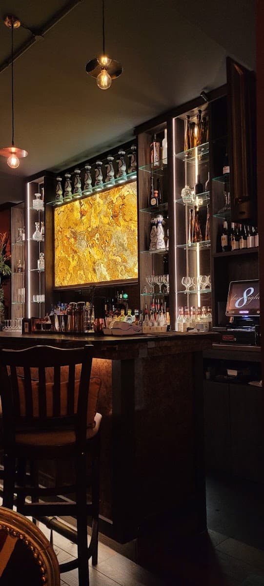 BAR 8