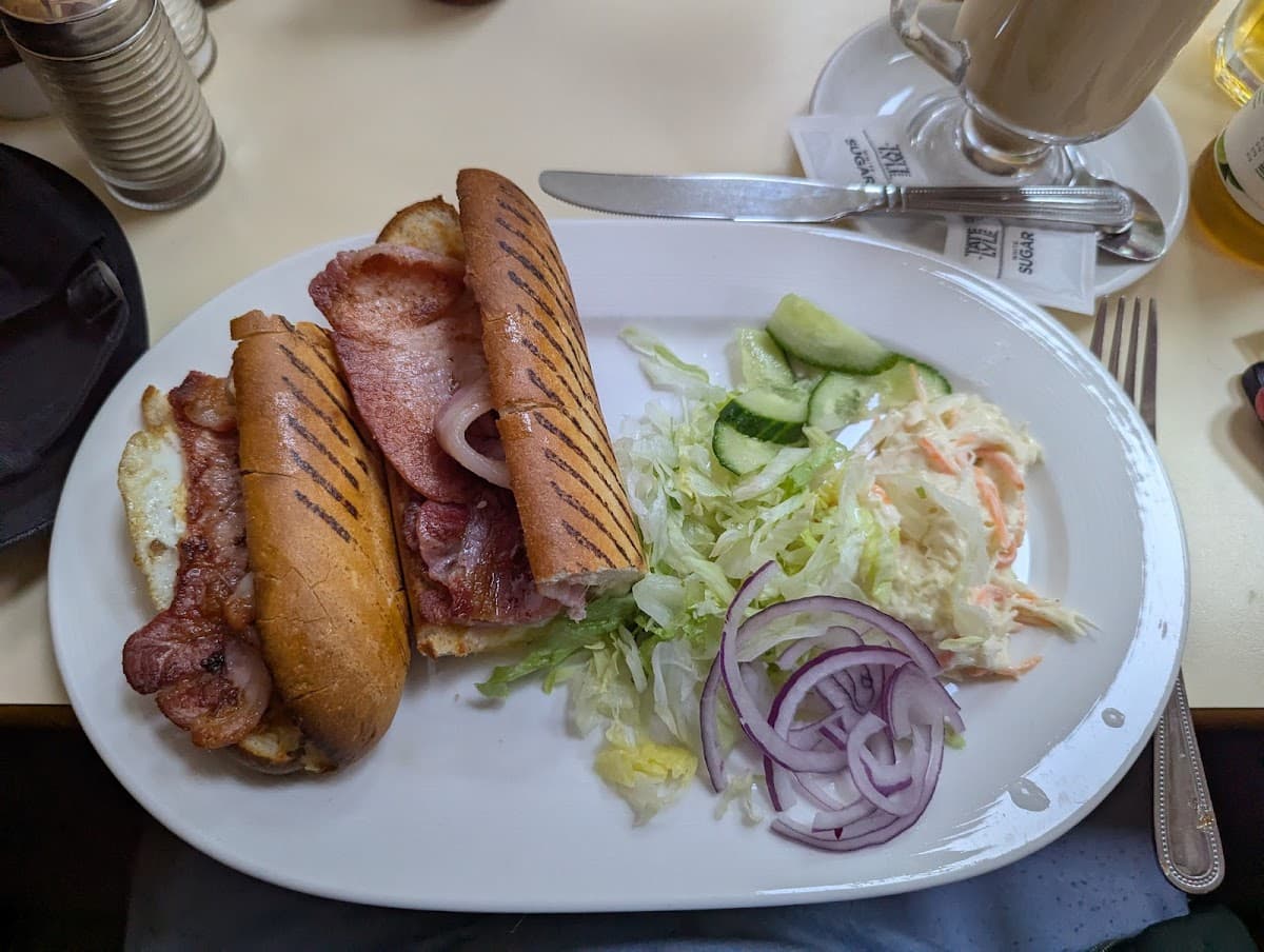 Chef's Delight 1 Cafe & Restaurant