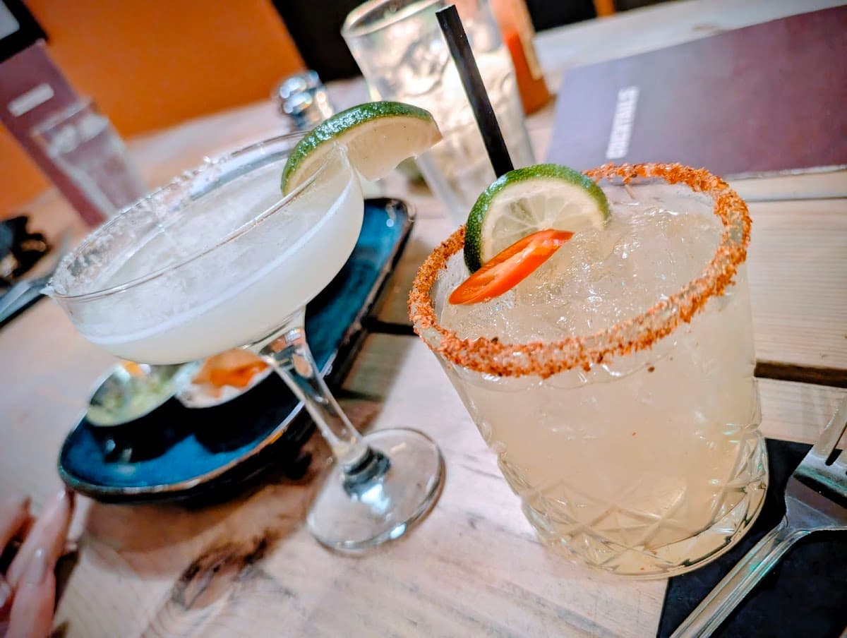 Common Bar & Kitchen