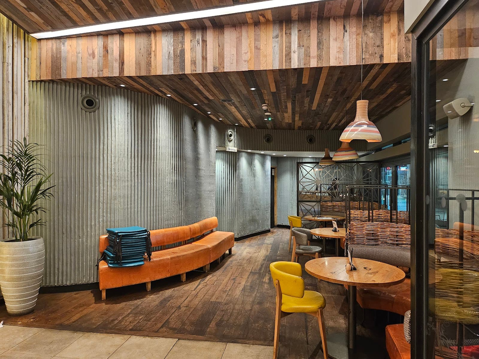 Nando's Swindon - Regent Circus