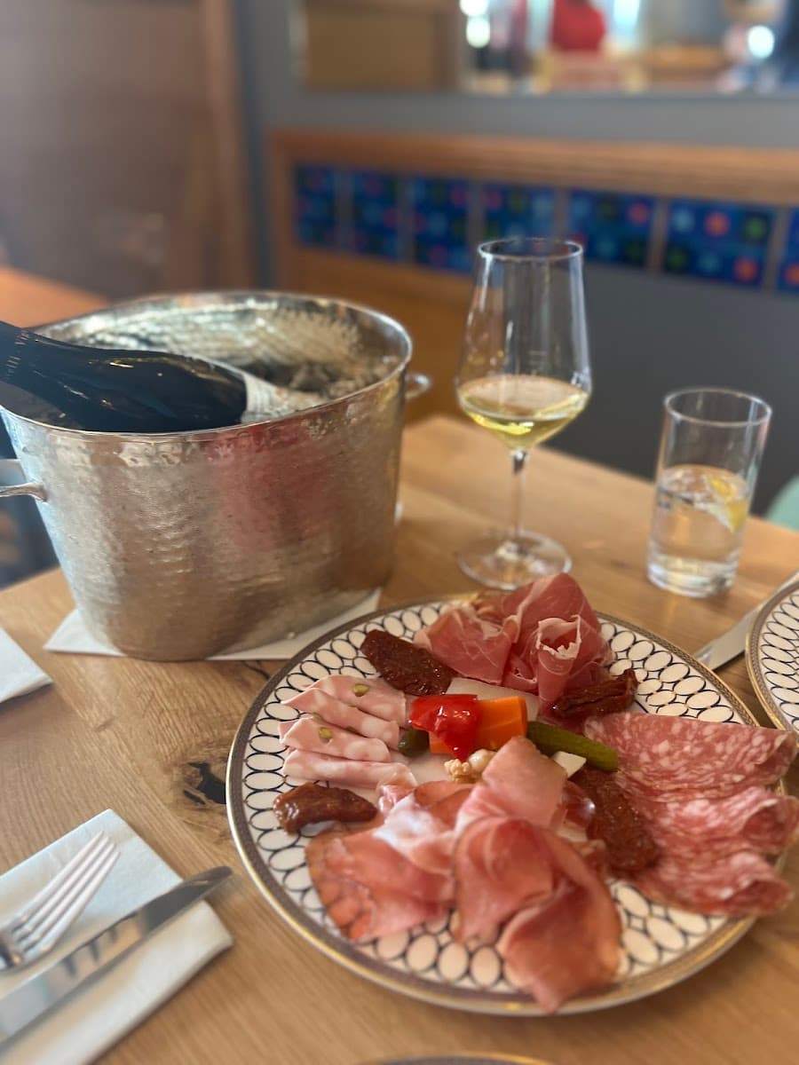 One20 Wine Cafe