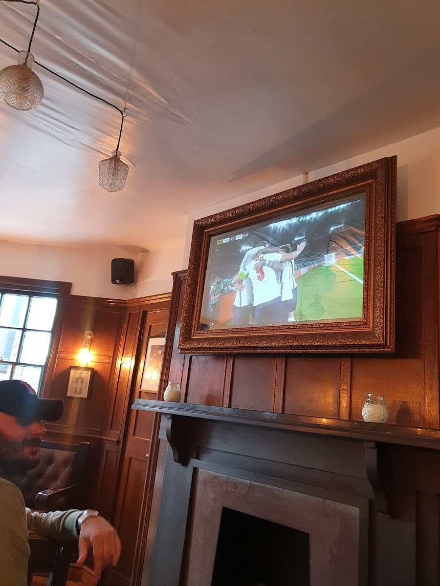 Three Horseshoes Whetstone