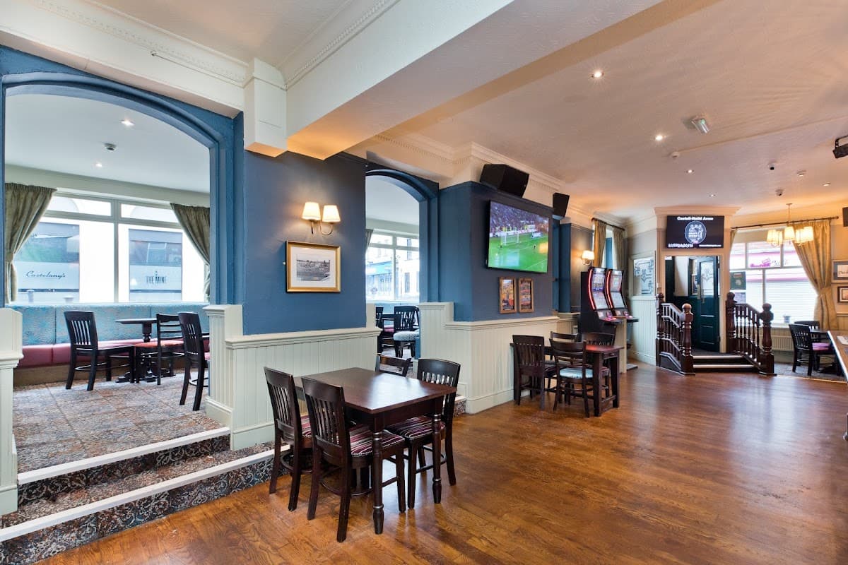 The Castell-Nedd Arms
