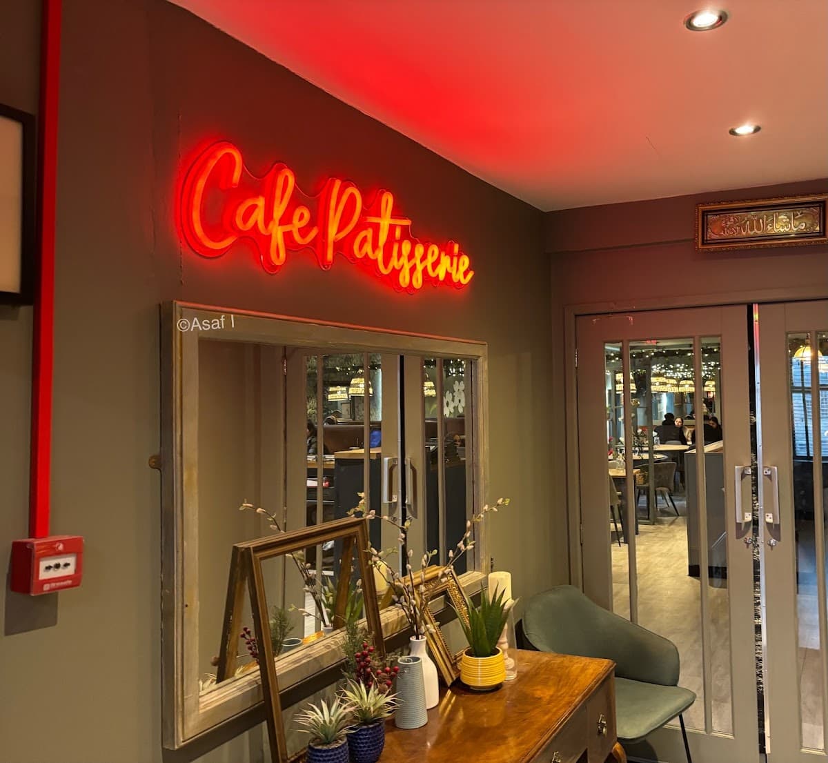 Cafe Patisserie