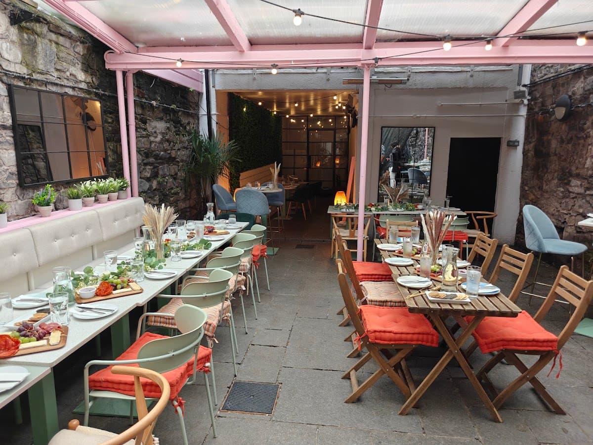 Bobby's Wine Bar