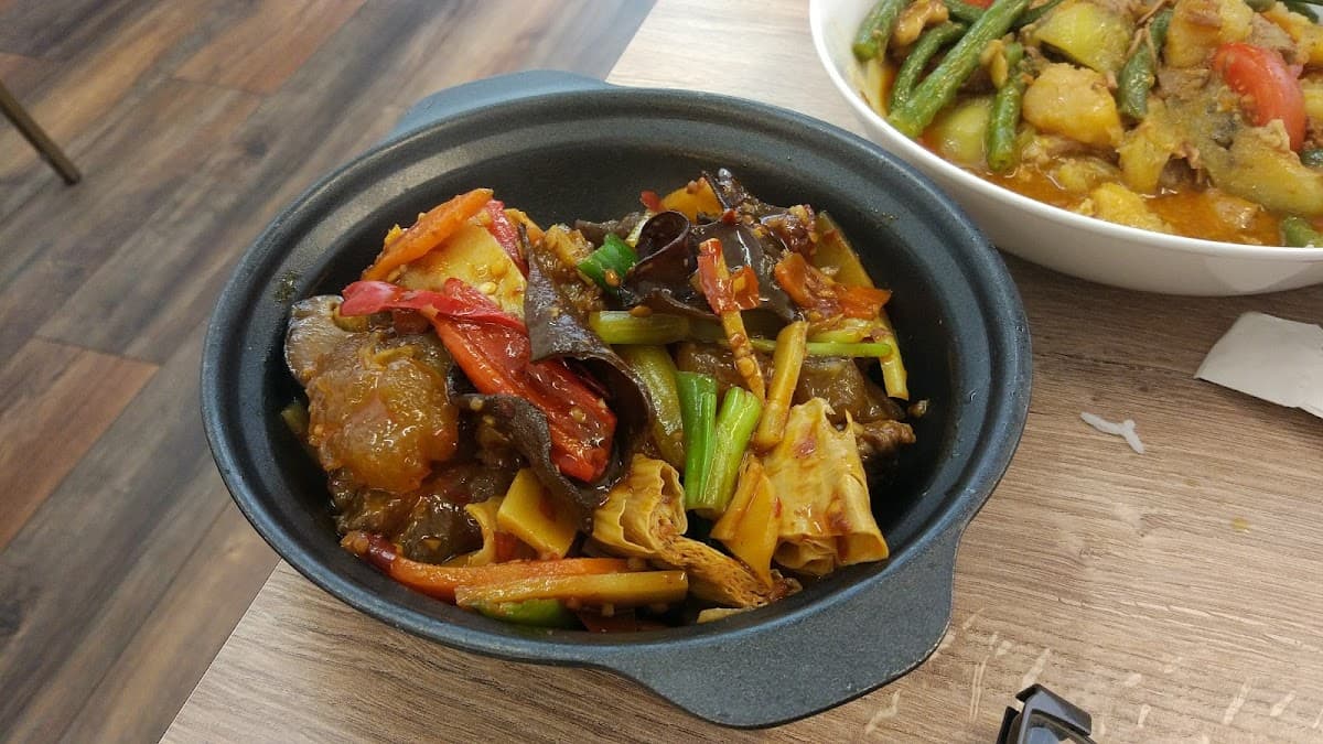 Nosh Restaurant