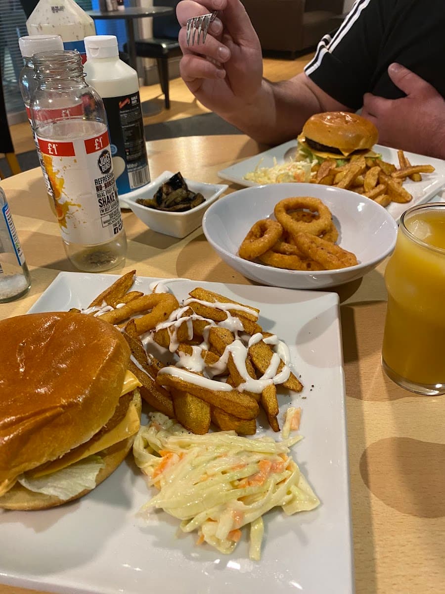 LEESA BURGER CO