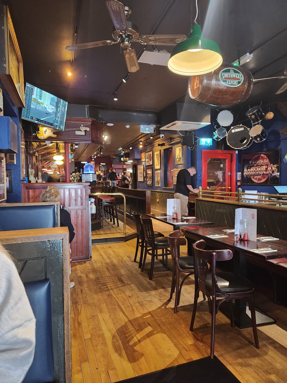 Captain's American Grill