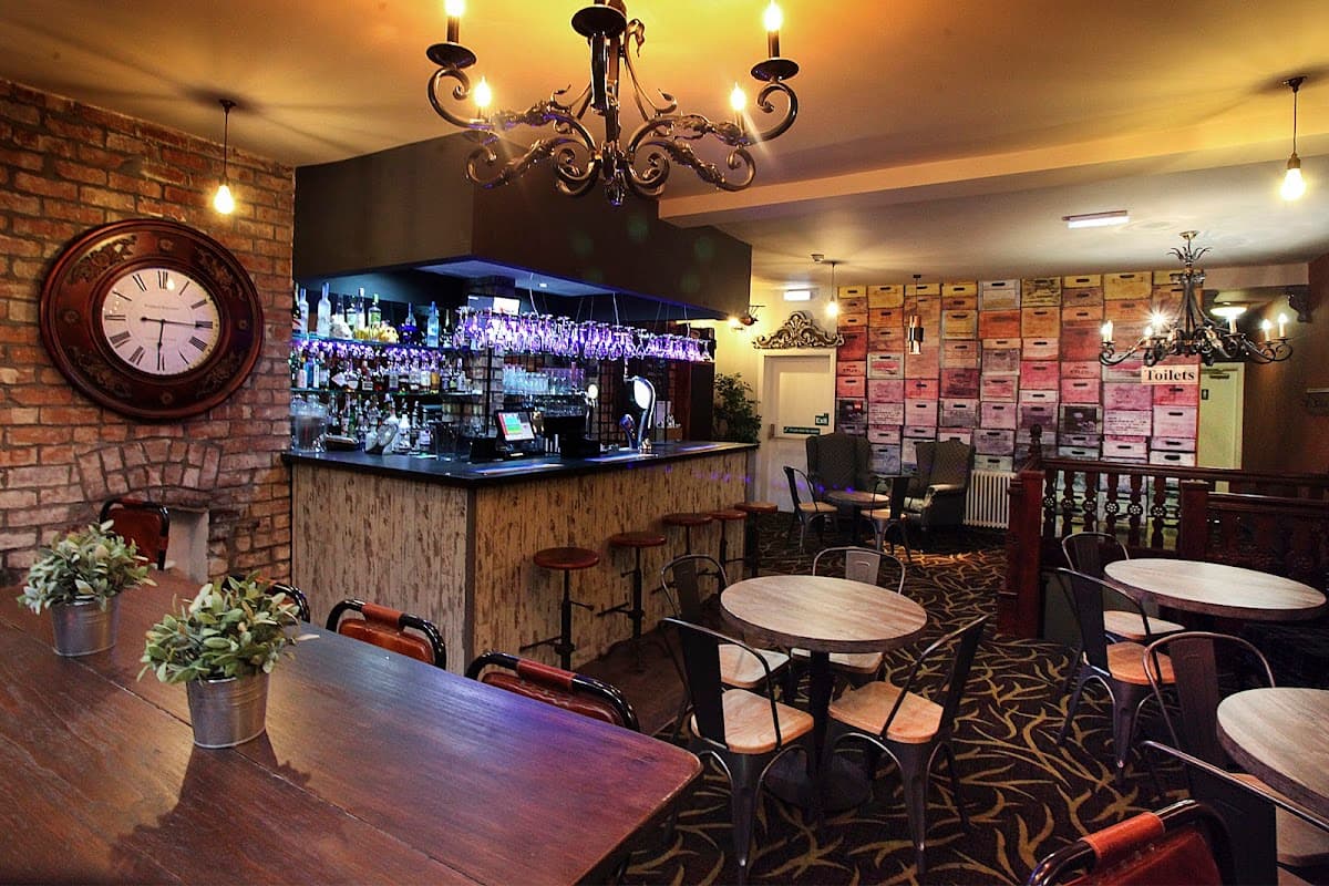 Winstons Bistro & Bar