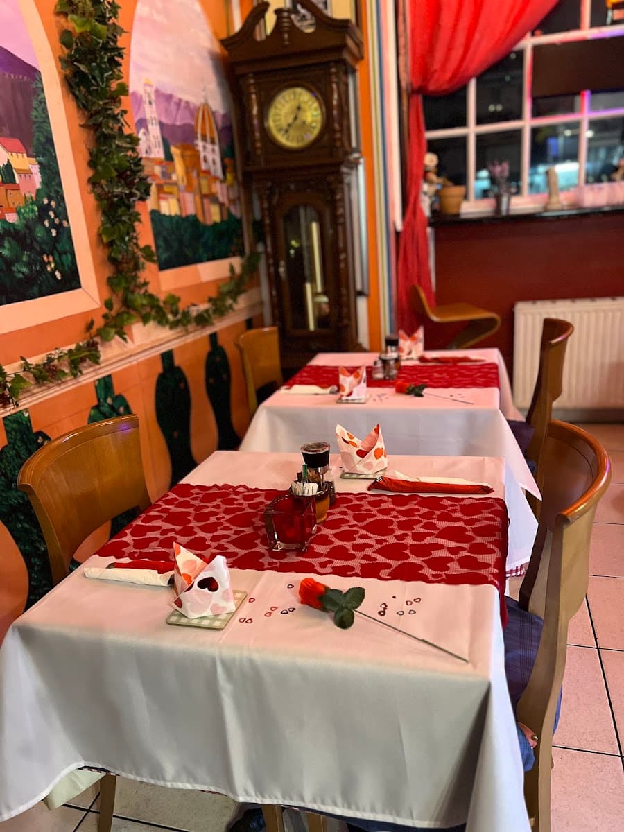 La Dolce Vita Italian Ristorante & Ice Cream Shop