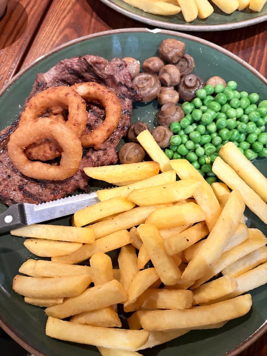 Primrose Farm - Dining & Carvery