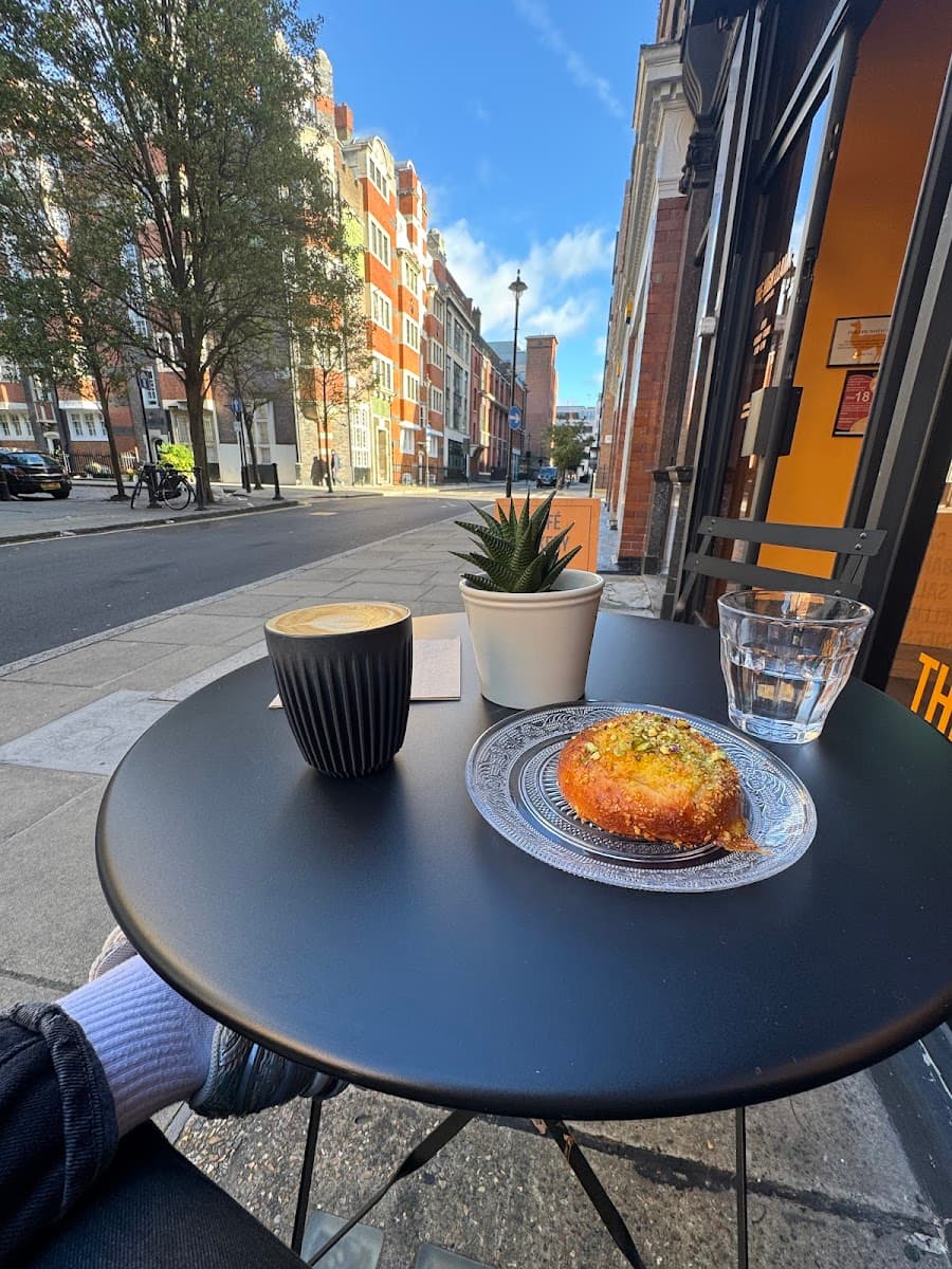 The High Llama Cafe, Bakery and Deli