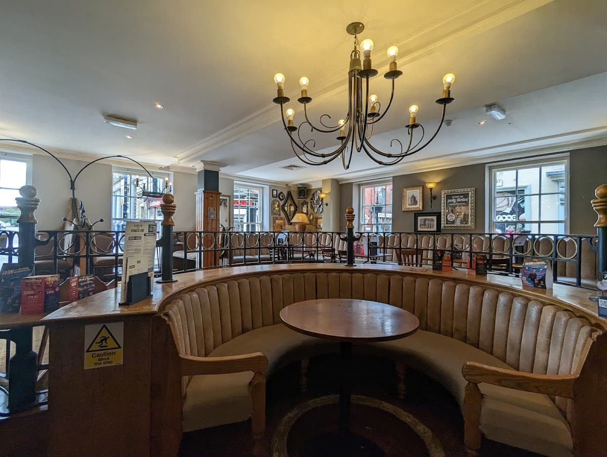 Wynnstay Arms Hotel