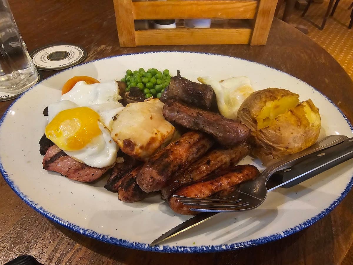 Wynnstay Arms Hotel