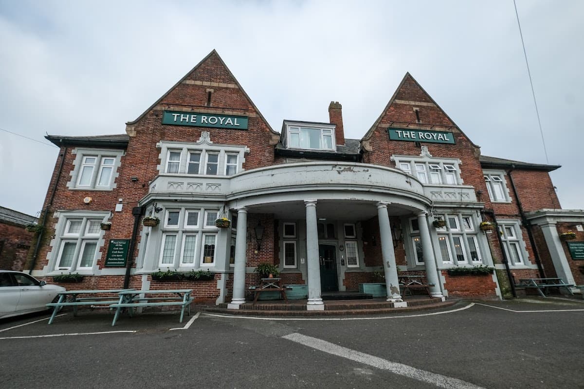 Royal Pub
