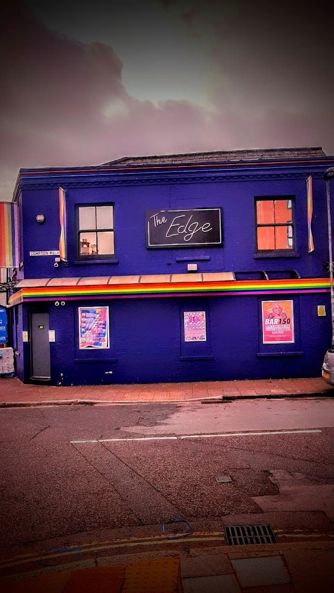 The Edge & The Box Bar