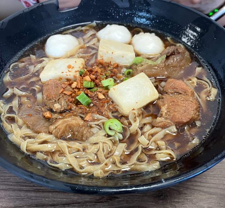 The Menu Cuisine 香港茶餐廳 (港式車仔麵 及 炸雞 專門店)